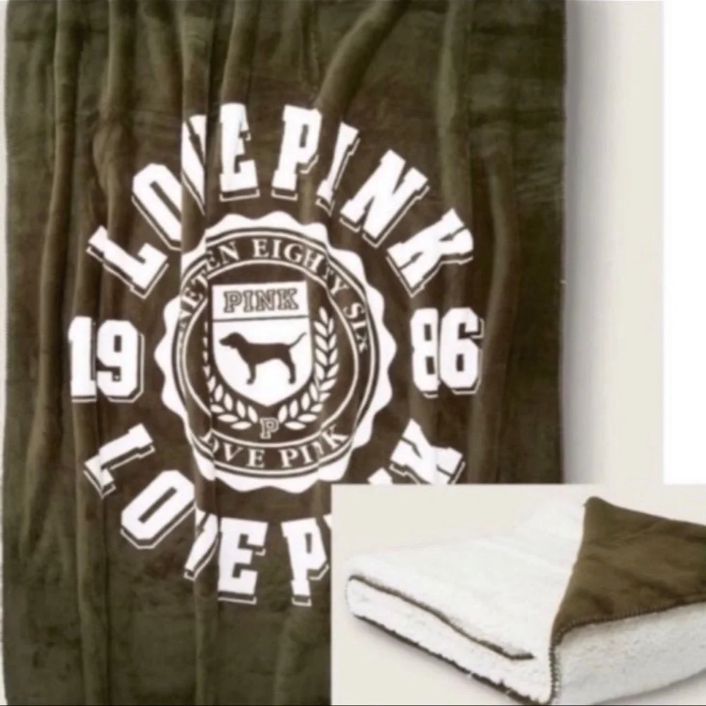 PINK VS SHERPA BLANKET